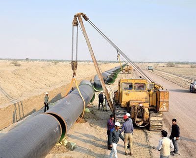 Pipelayer for pipeline works
